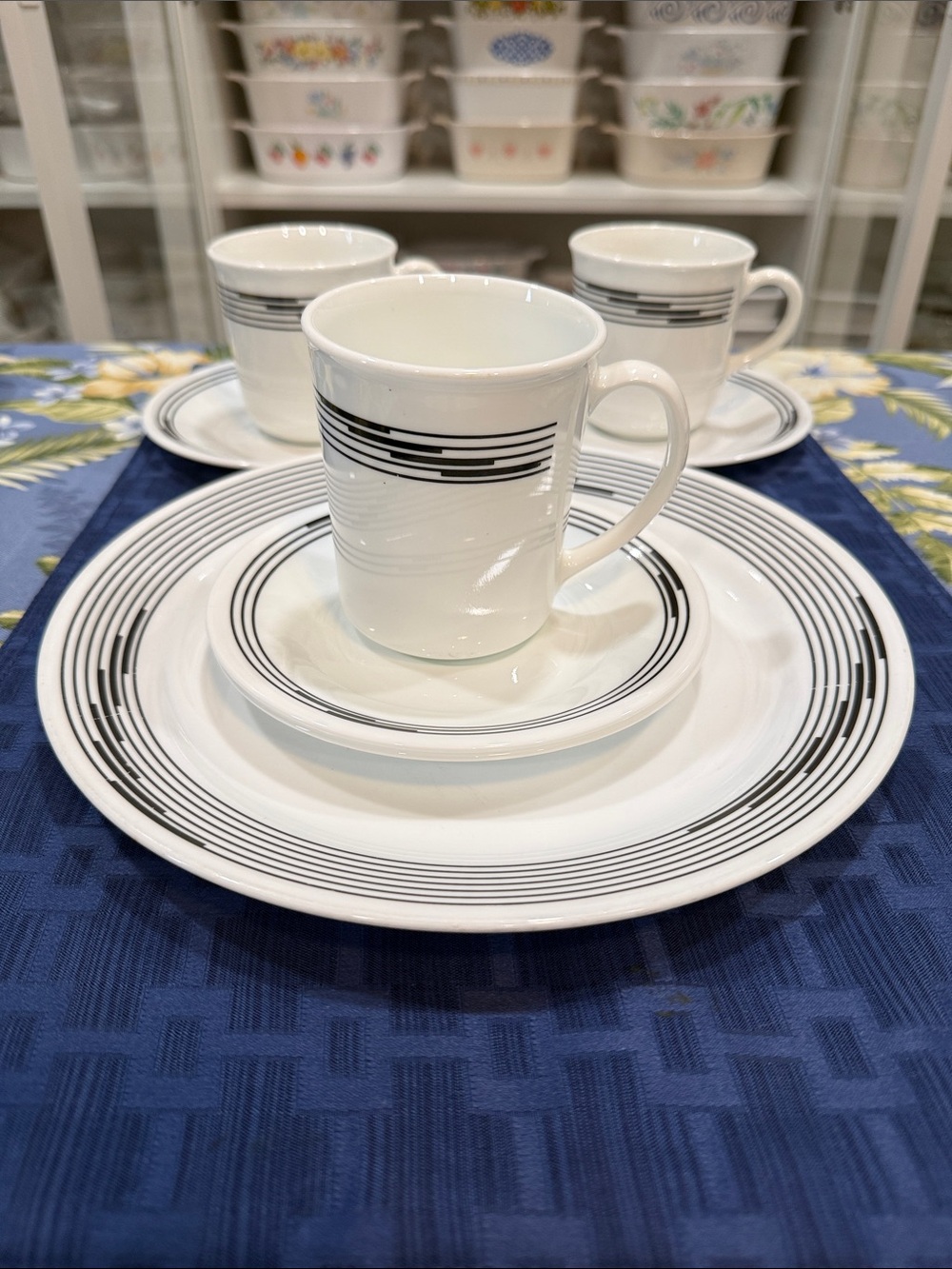 Corelle set of 8 Optic or Black Geometric Bands or Piano Black Stripes